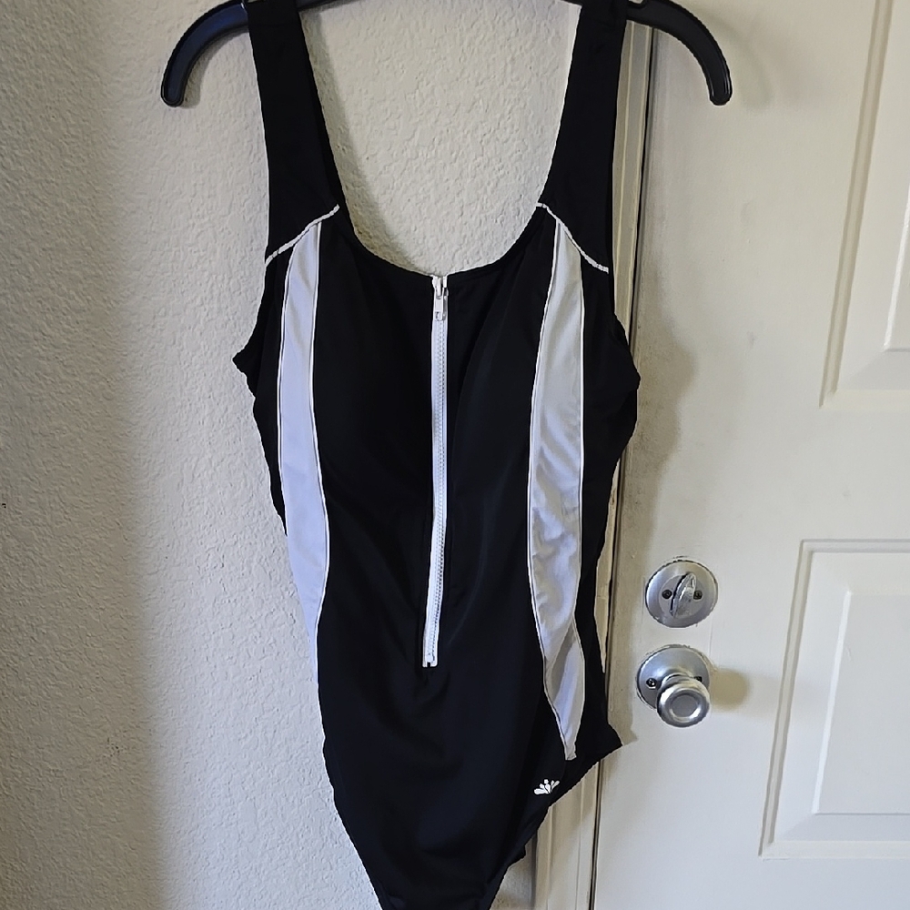 20w Swimsuits For All Black and White One-Piece Swimsuit